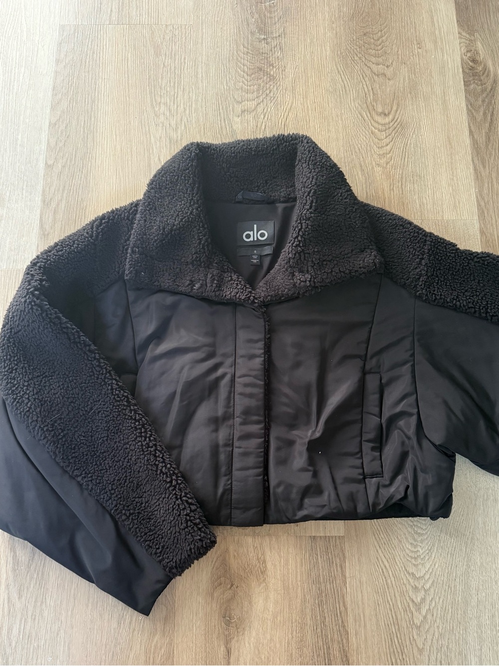 ALO Yoga Black Cropped Jacket with Sherpa Trim
